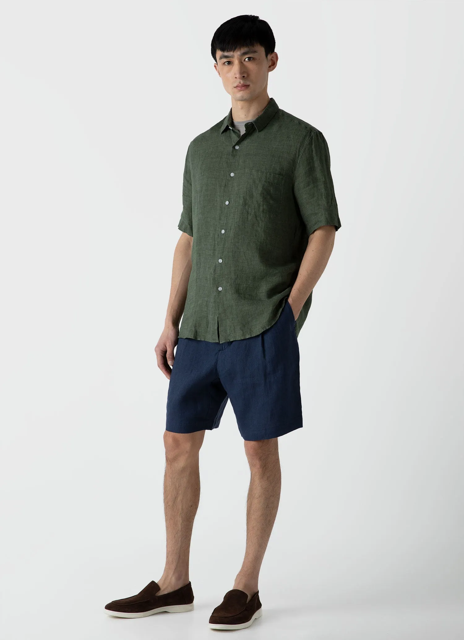 Men's Pleated Linen Short in Light Navy