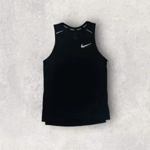 NIKE MILER VEST - BLACK